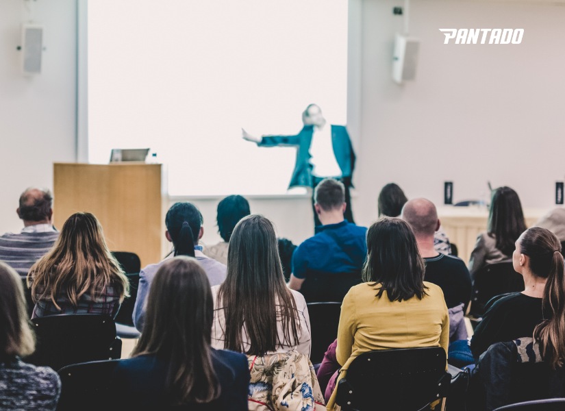 “Attendee” nghĩa là gì?