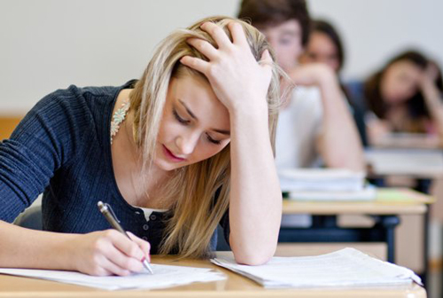 Cấu trúc Pay attention to