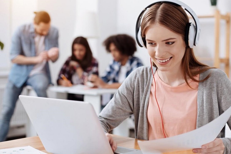 Học tiếng Anh trực tuyến qua Digital Classroom