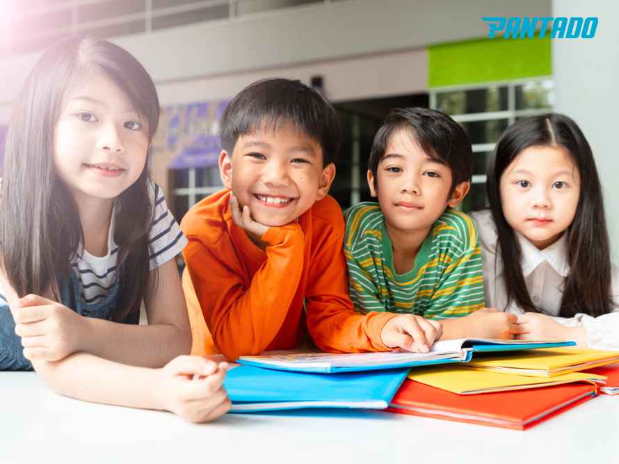 có nên cho bé học tiếng anh sớm không